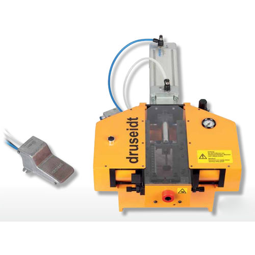 Машина для зачистки электрических проводов серии 0532пневматическая