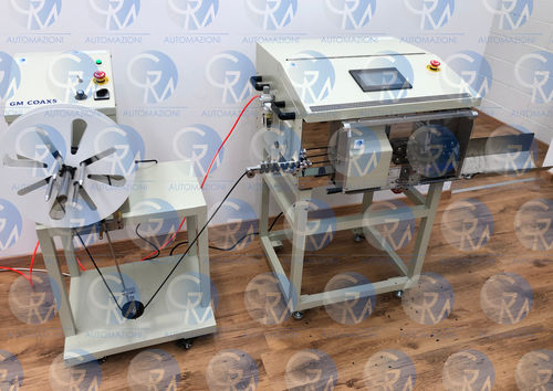 Станок для резки и зачистки коаксиального кабеля COAX5bladeс сенсорным экраномавтоматический