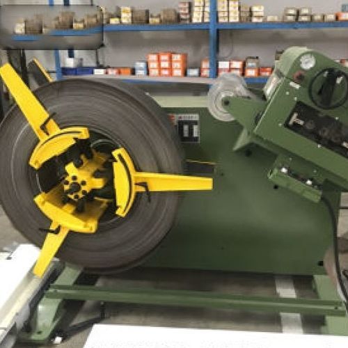 Sheet metal decoiler-straightener GL-300