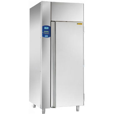 Вертикальный холодильник с морозильной камерой