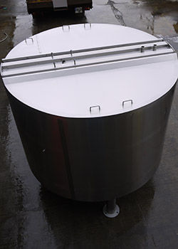 Емкость для смешивания пищевых продуктов и соуса