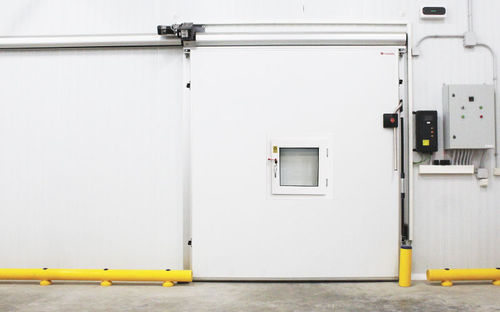 Раздвижная дверь ПВХстальнержавеющая сталь