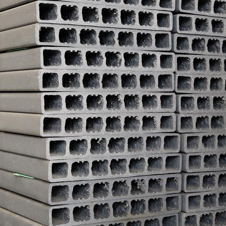 Пластиковый профиль прямоугольной конструкциилегкий