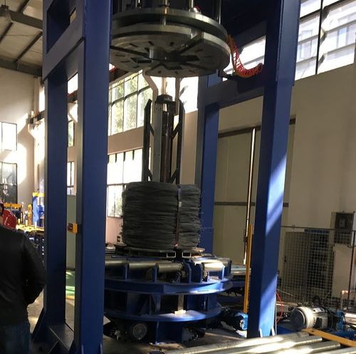 Полуавтоматическая обвязочная машина для прессования катушек проволоки