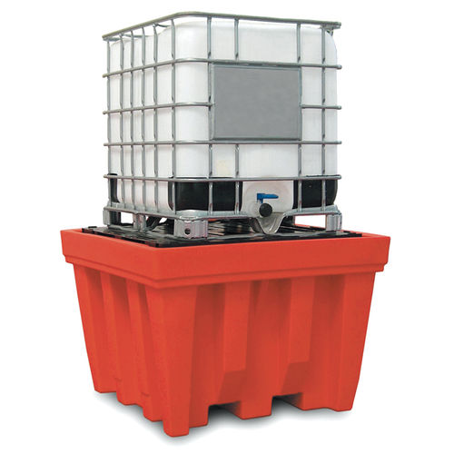 Cubitainer containment bund