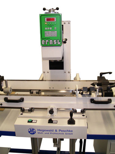 Твердомер по Роквеллу напольный для коленчатых валов с электроприводом