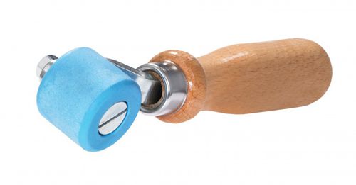 Pressure roller with wooden handle K01674