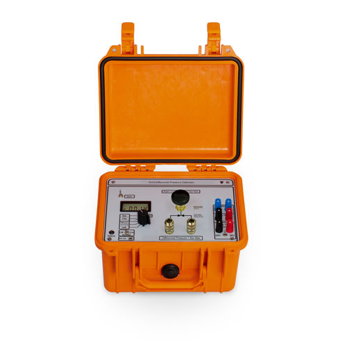 Калибратор давления 7018петлядля манометровпереносной