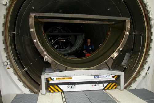 Электрический самоходный прицеп 2-осныйдля автоклавов