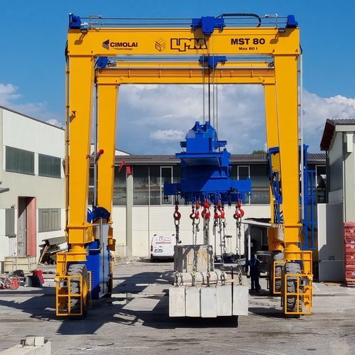 Портальный транспортер на резиновых колесах MST 80для сборных балокдля тяжелых грузов