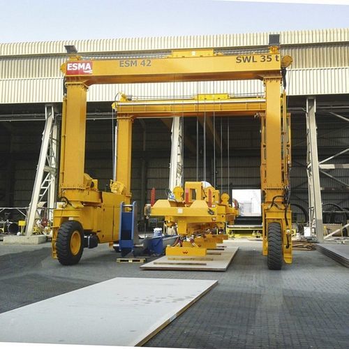 Портальный транспортер MST 42 на резиновых колесах для перемещения слябов