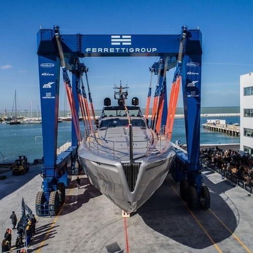 Мобильный козловой кран MBH 670для погрузки судов