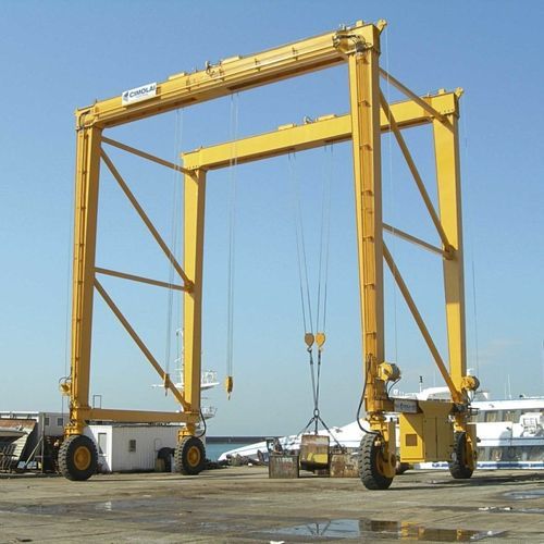 Портальный транспортер на резиновых колесах MST 60для морского применения