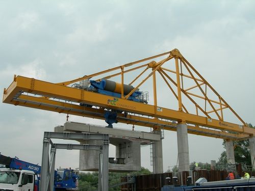 Мобильный кран CLD 260 - 6derrickдля строительства