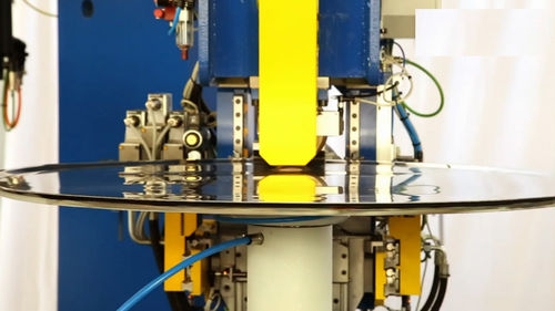 Моторизованный отбортовочный станок TankoHydraulic для круглых деталей