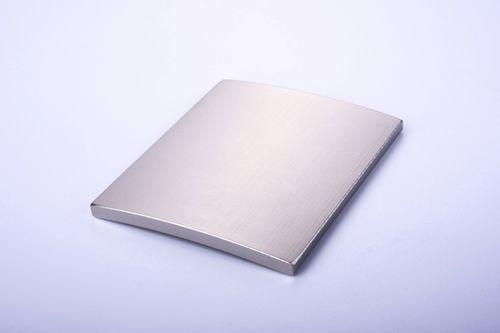 Постоянный магнит NdFeB R50xr47x35mmx150°дугадля двигателядля датчиков