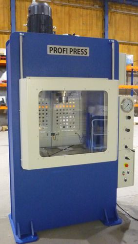 Производственный пресс гидромоторизованный формовочный