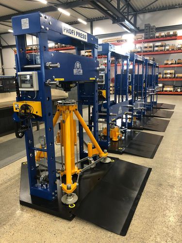 Установка для испытания давлением