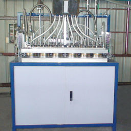 Автоматическая машина для изготовления чашекдля пищевой промышленности