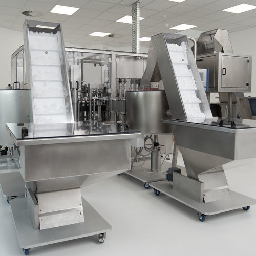 Полностью автоматическая линия розлива и упаковки АЛ110.