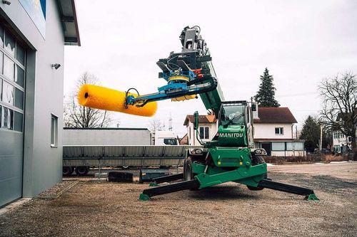 Робот для очистки фасадов здания, влажная уборкамобильный