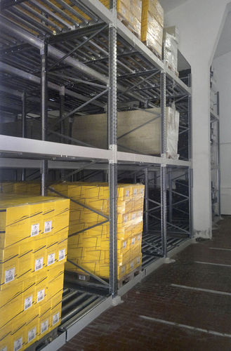 Выдвижные стеллажи из поддоновиз металламодульные