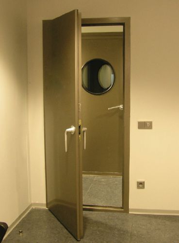 Распашная дверь RS5 - 46 дБметаллакустическаяв помещении