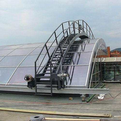 Рабочая платформа мобильнаяс перилами безопасности