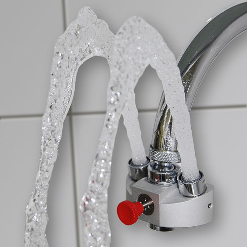 Станция для промывки глаз на кран 2515-0100мобильнаядля опасной средыдля помещения