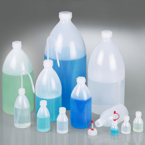 Флакон из ПВД серии 0302с завинчивающейся крышкойсо вкладышем