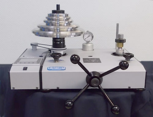 Гидравлический грузопоршневой стенд BH4precision 10-5