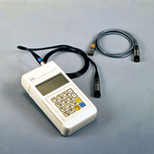 Портативный толщиномер LE-330 для черных покрытийультразвуковойручной