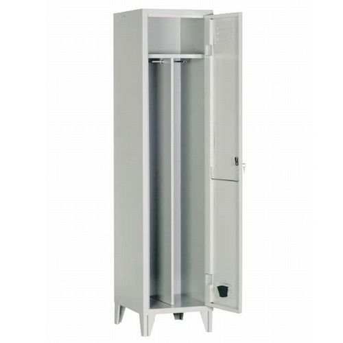 Прочный шкафчик 109/1T для спецодежды.