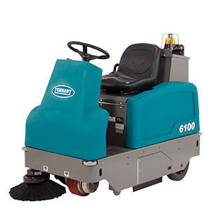Подметальная машина с сиденьем 6100на аккумуляторедля помещенийс одной щеткой