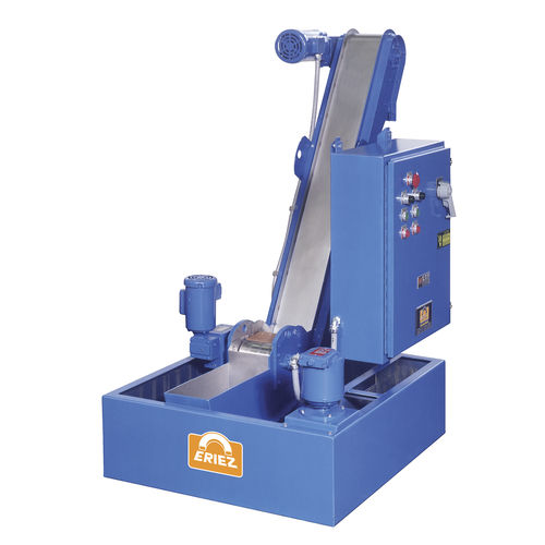 Magnetic belt conveyor inclinedfor the recycling industrychip