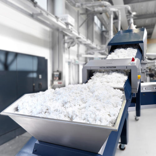 Экструдер для переработки пластиковых пленок INTAREMA® T, одношнековый, компактный