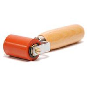 Прижимной ролик с деревянной ручкой 03054