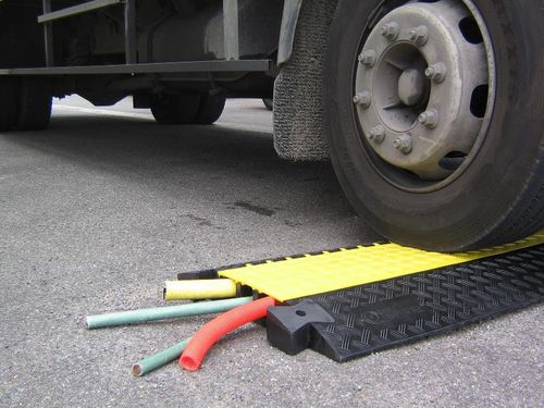 Напольная защита кабеля BOA 117-2