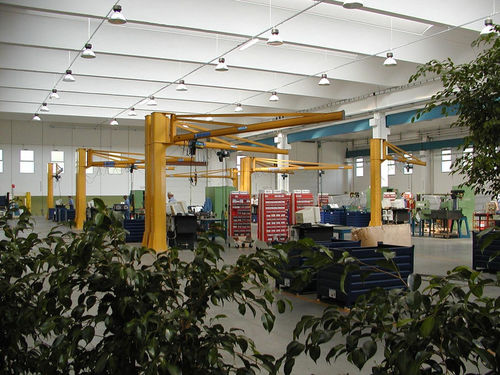 Кран с колонной стрелой GBCrotary