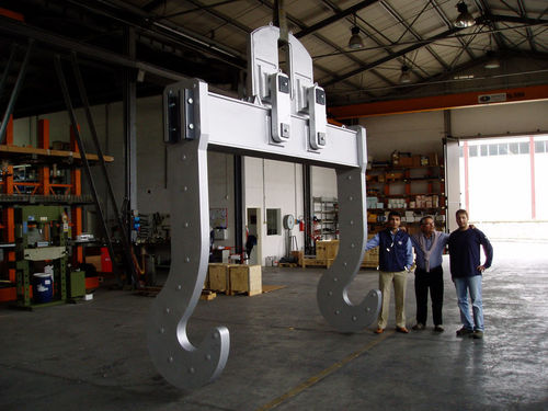 Распорная балка из стального профиля для тяжелых грузов