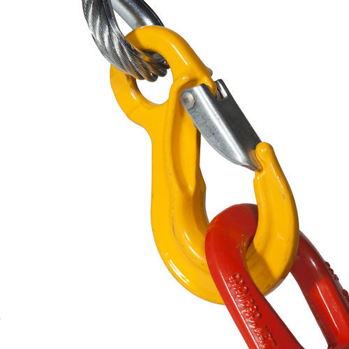 Подъемный крюк 13014с кованой проушиной и предохранительной защелкой