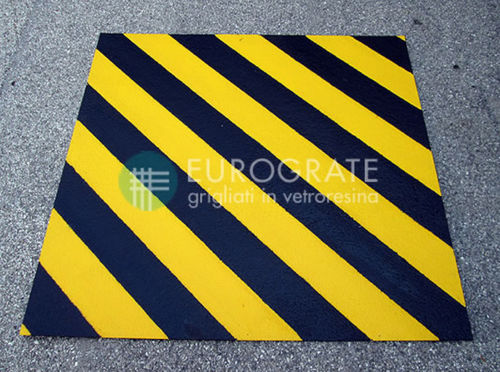 Композитная напольная плитка среднего размераGRPкварц