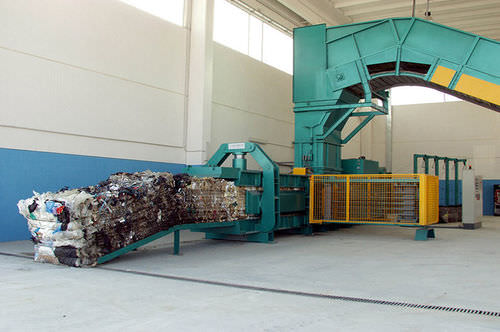 Горизонтальный пакетировочный пресс MAC 108L/1 канал с верхней загрузкой для пластмасс