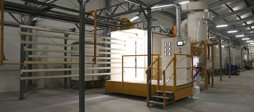 Закрытая камера порошковой покраски, автоматическая.