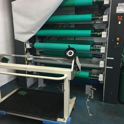 Вертикальная карусель для хранения рулонов