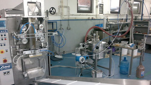 Вертикальная упаковочная машина серии AVPFFS для жидкостей