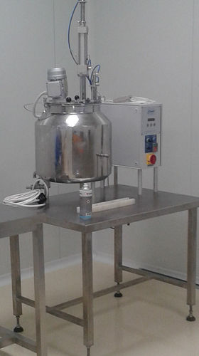 Полуавтоматическая разливочная машина мультитары для вязких продуктов поршневая