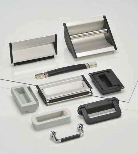 Выдвижная ручка, утопленная, алюминиевая.