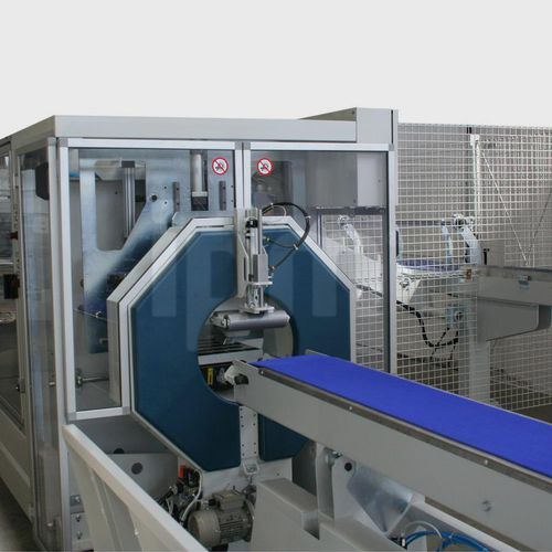 Автоматическая упаковочная машина пленочного типа серии IAF с управлением от ПЛК