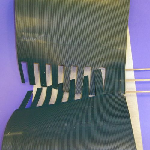 Гладкая конвейерная лента Перфорированная шарнирная лента Bande ERO Joint®Супер захват/шероховатый верх